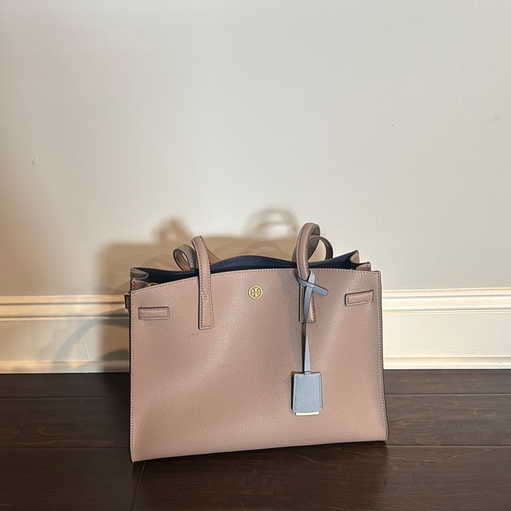 Tory Burch Small Walker Bag in Gray Heron. Never used, no marks or stains.